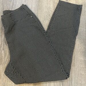 Rafella comfort size 8 stretch pants in black and white